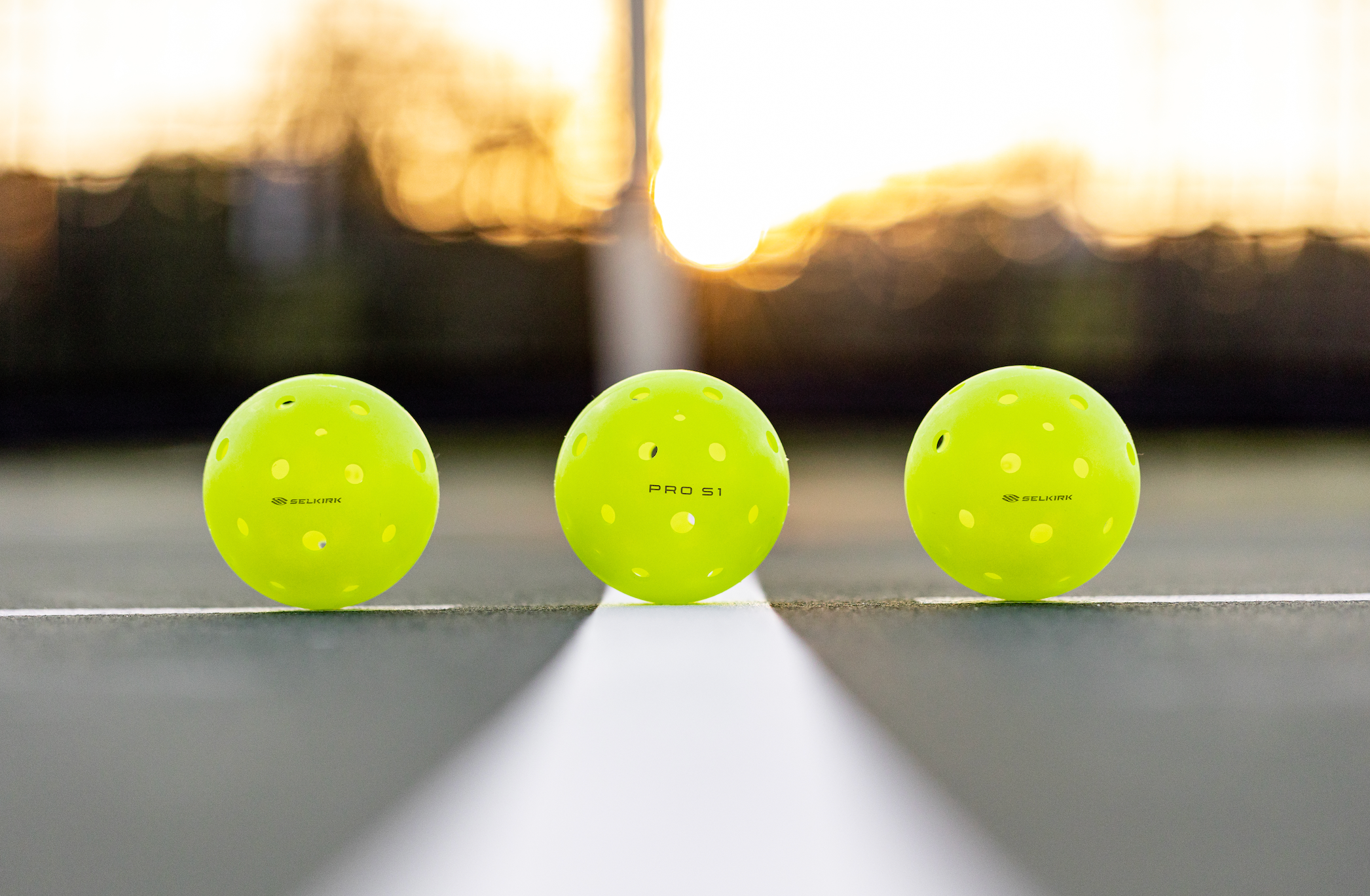 The difference between indoor and outdoor pickleballs