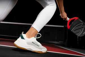 10 tips for removing odor from smelly pickleball shoes Featured Image